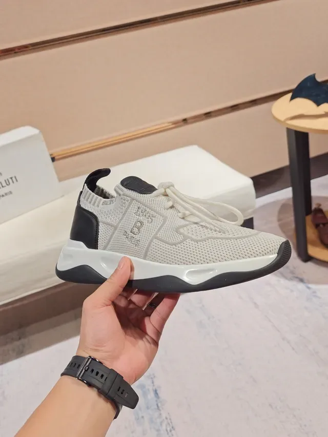 Off-White Knit Upper Chunky Sole Lifestyle Sneaker 4