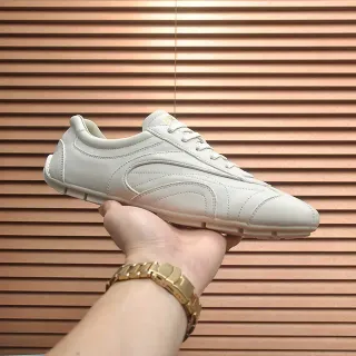 Off-White حذاء رياضي أسلوب الحياة جلدي الشكل منخفض القمة