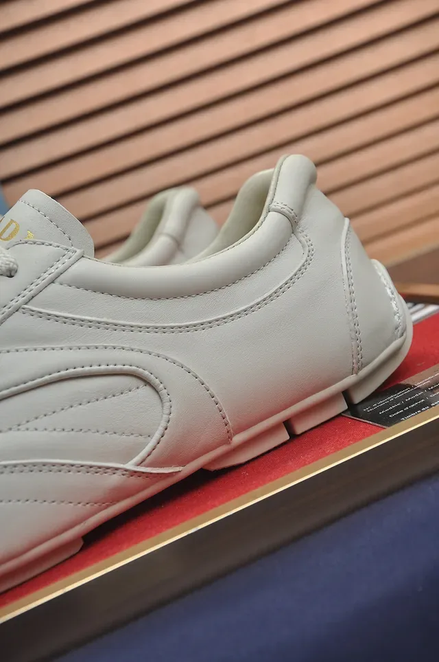 Off-White Leather-Like Low-Top Lifestyle Sneaker 2