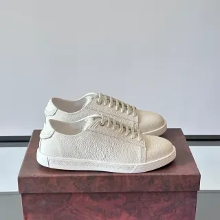 Off-White Cuero granulado Low-Top Lifestyle Sneakers