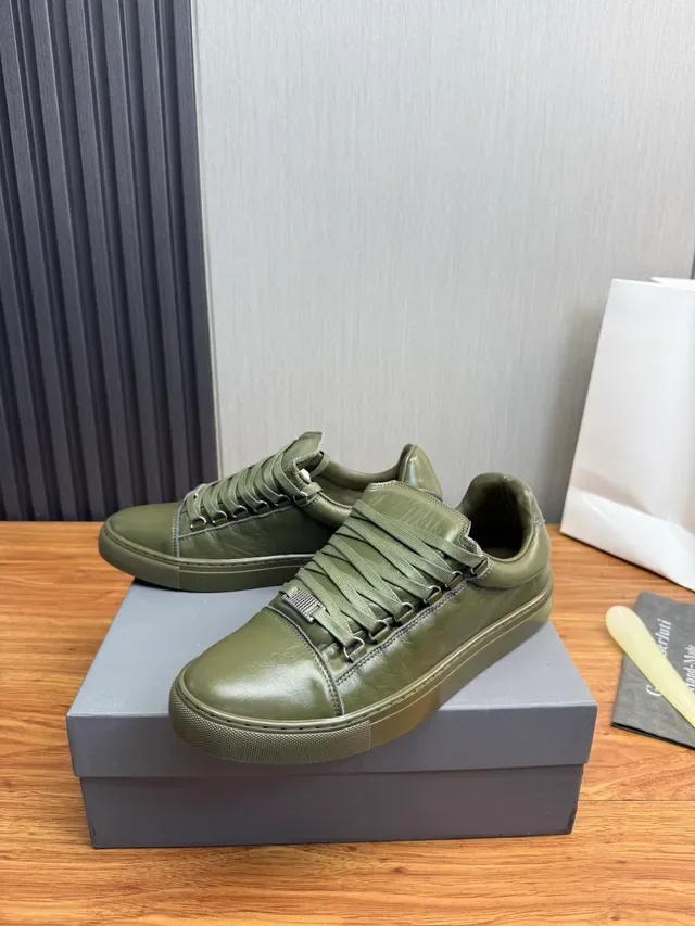 Olive Green Leather Low-Top Lace-Up Sneaker 3