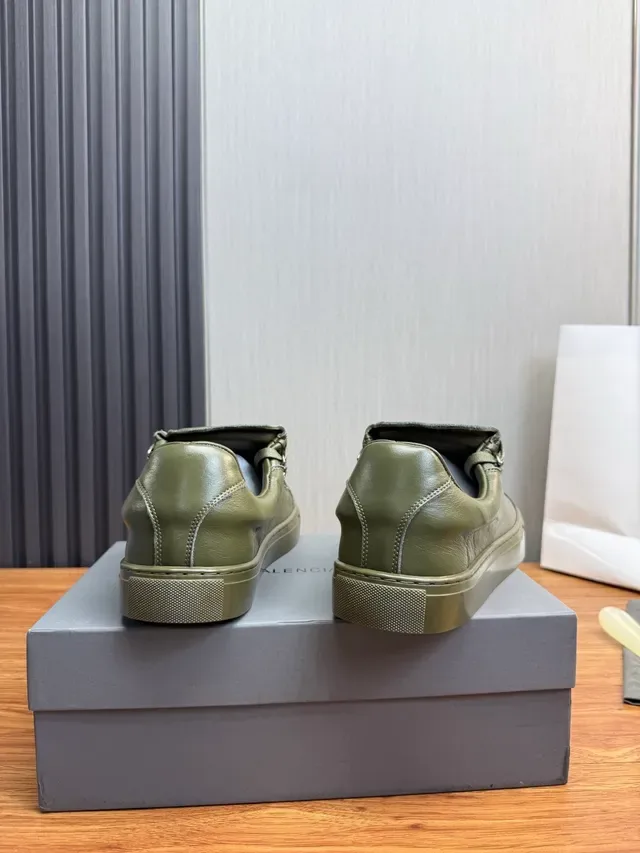 Olive Green Leather Low-Top Lace-Up Sneaker 5