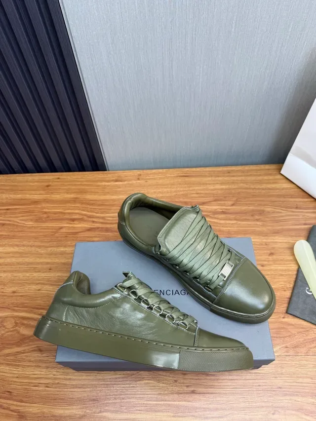 Olive Green Leather Low-Top Lace-Up Sneaker 6