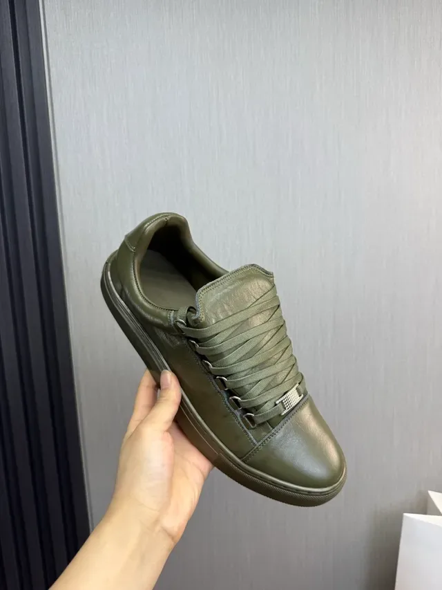 Olive Green Leather Low-Top Lace-Up Sneaker 8