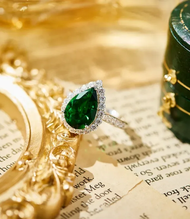 Pear-Cut Green Gemstone Diamond Halo Ring 6