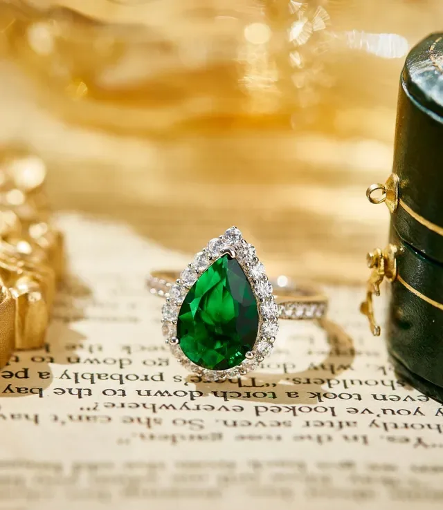 Pear-Cut Green Gemstone Diamond Halo Ring 7