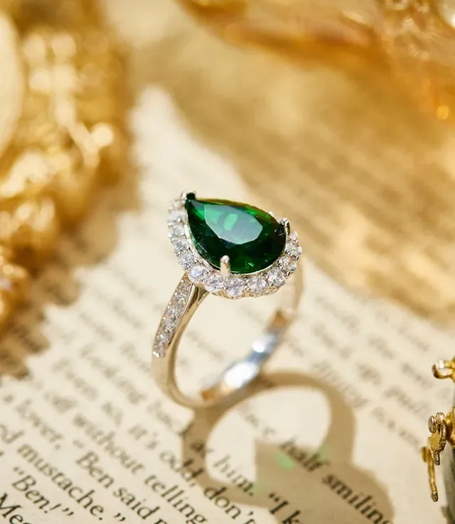 Pear-Cut Green Gemstone Diamond Halo Ring 8