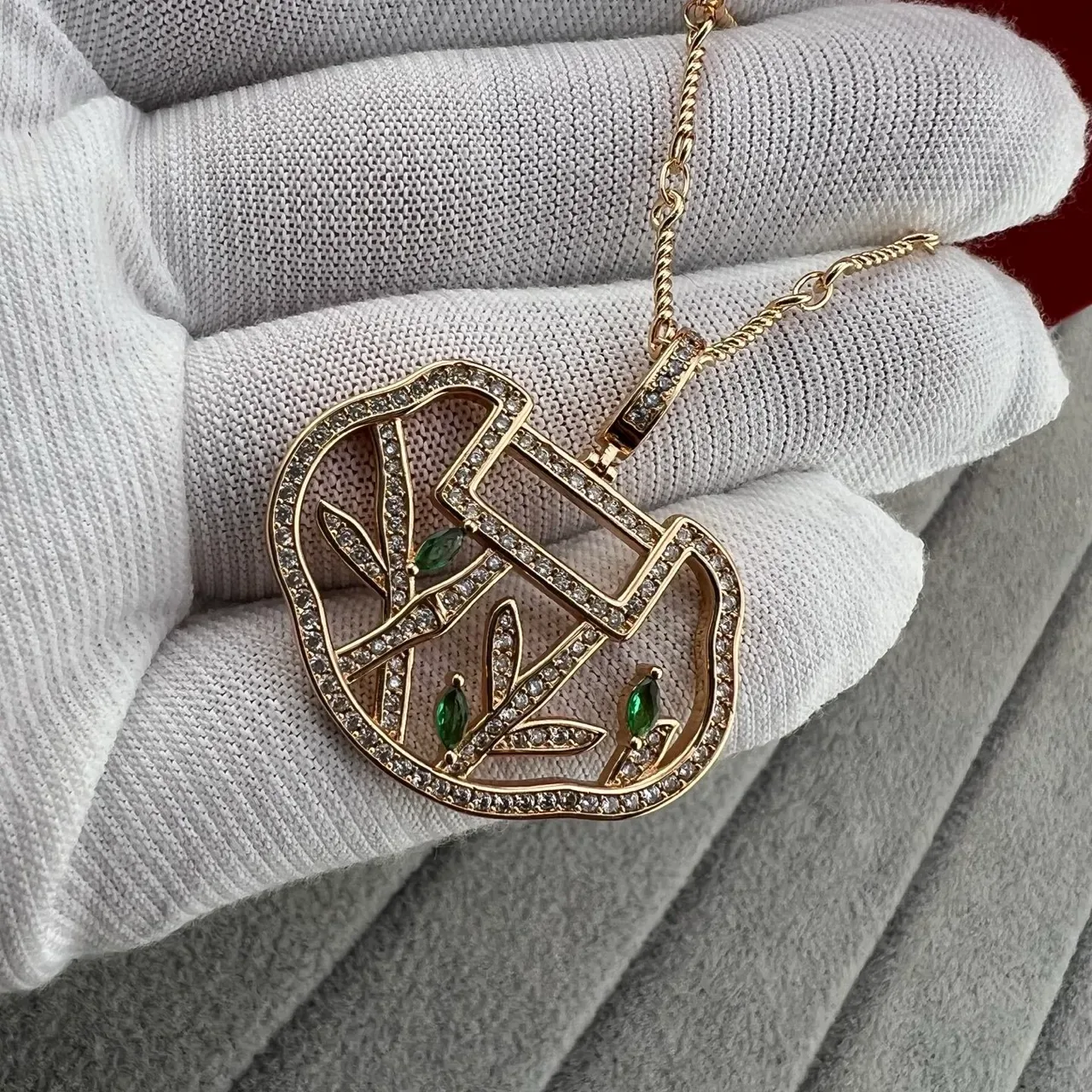 Qeelin Wulu Pavé Diamond and Green Gemstone Gold Necklace 4