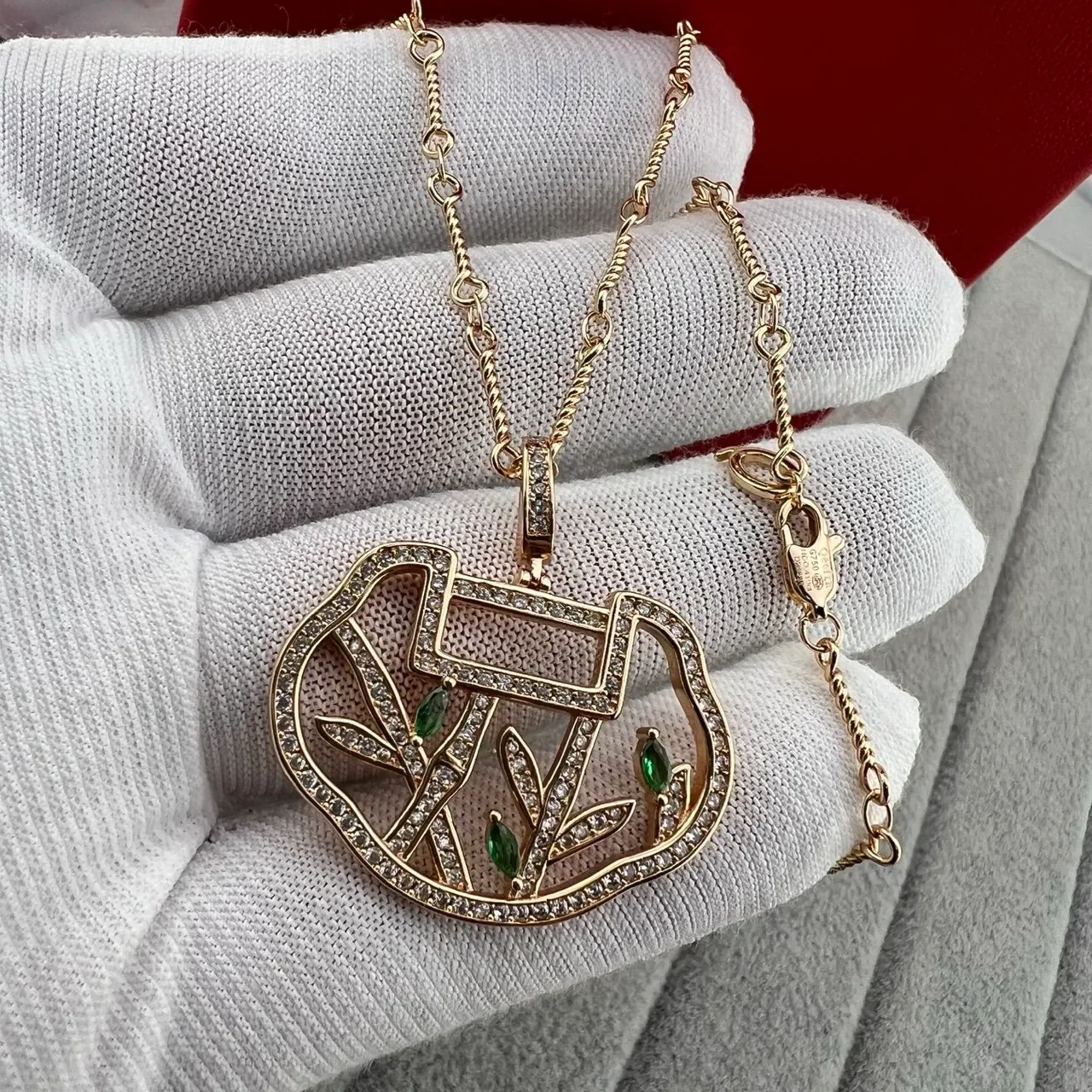 Qeelin Wulu Pavé Diamond and Green Gemstone Gold Necklace 6