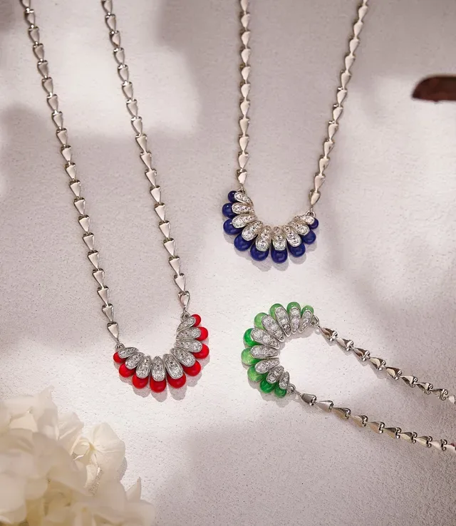 Red Bead and Crystal Fan Motif Pendant Necklace 3