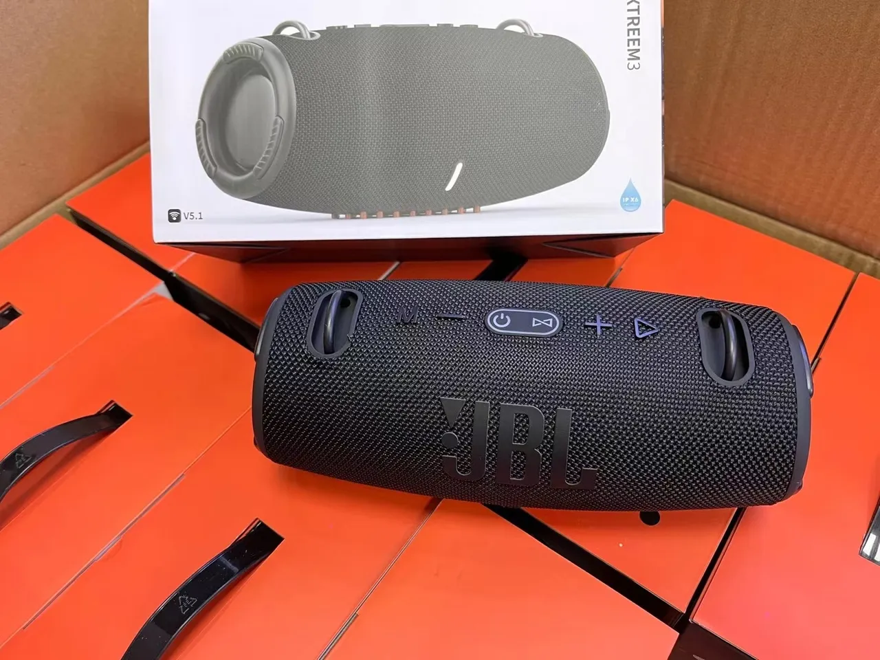 Red Cylindrical Fabric-Grille Portable Speaker 2