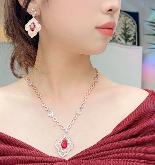 Red Gold Metal Faceted Teardrop Gemstone Necklace 5