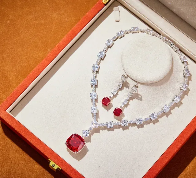 Red Silver Cushion-Cut Center Stone Clear Stones Necklace 3