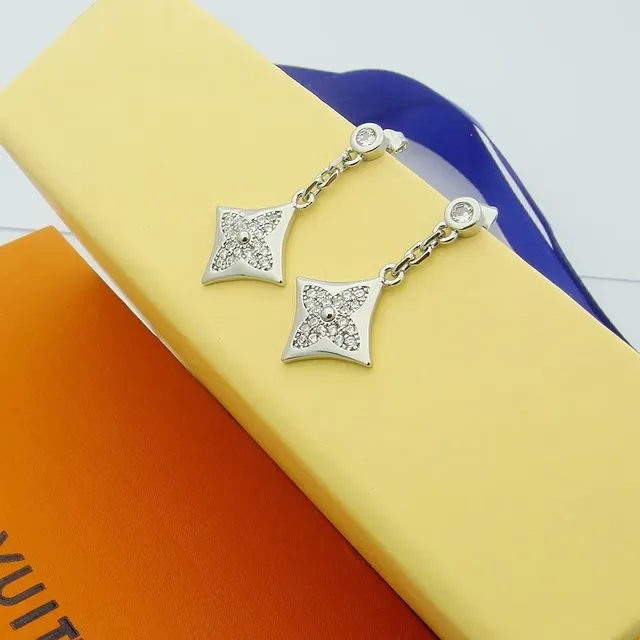 Rose Gold Pavé Diamond Quatrefoil Drop Earrings 3