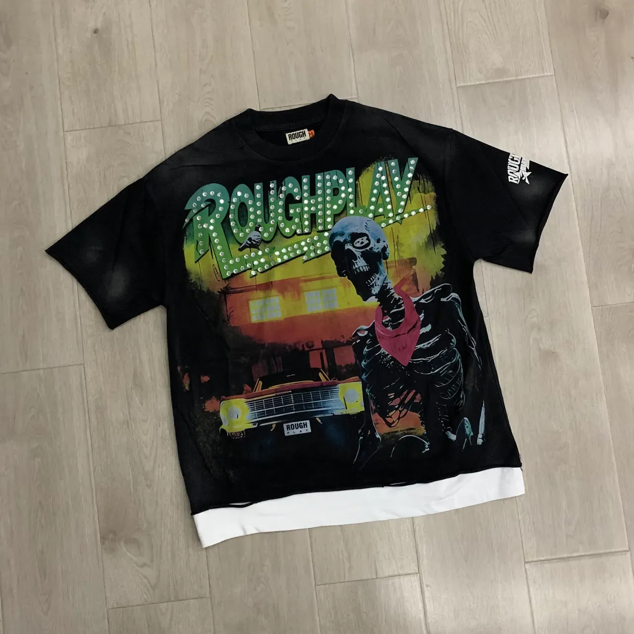 ROUGH PLAY Graphic-Print Distressed Hem T-Shirt 16
