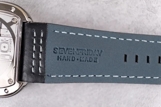 SevenFriday P-Series Plata Negro Cuadrado Cojín Carcasa Multinivel Giratorio Disco Cadran Reloj Mecánico 4