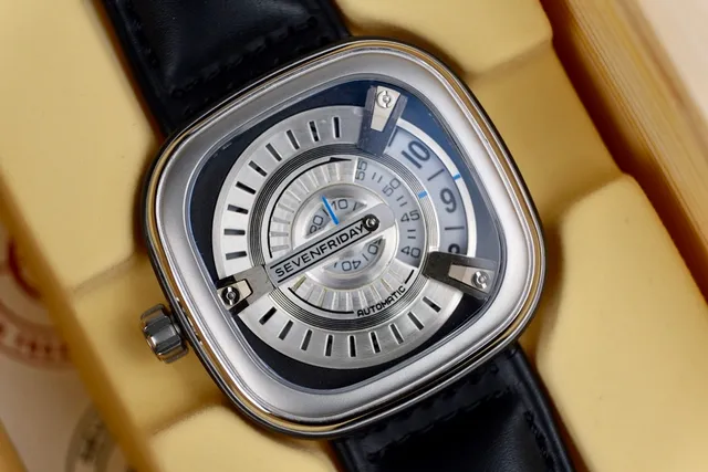 SevenFriday P-Series Plata Negro Cuadrado Cojín Carcasa Multinivel Giratorio Disco Cadran Reloj Mecánico 8