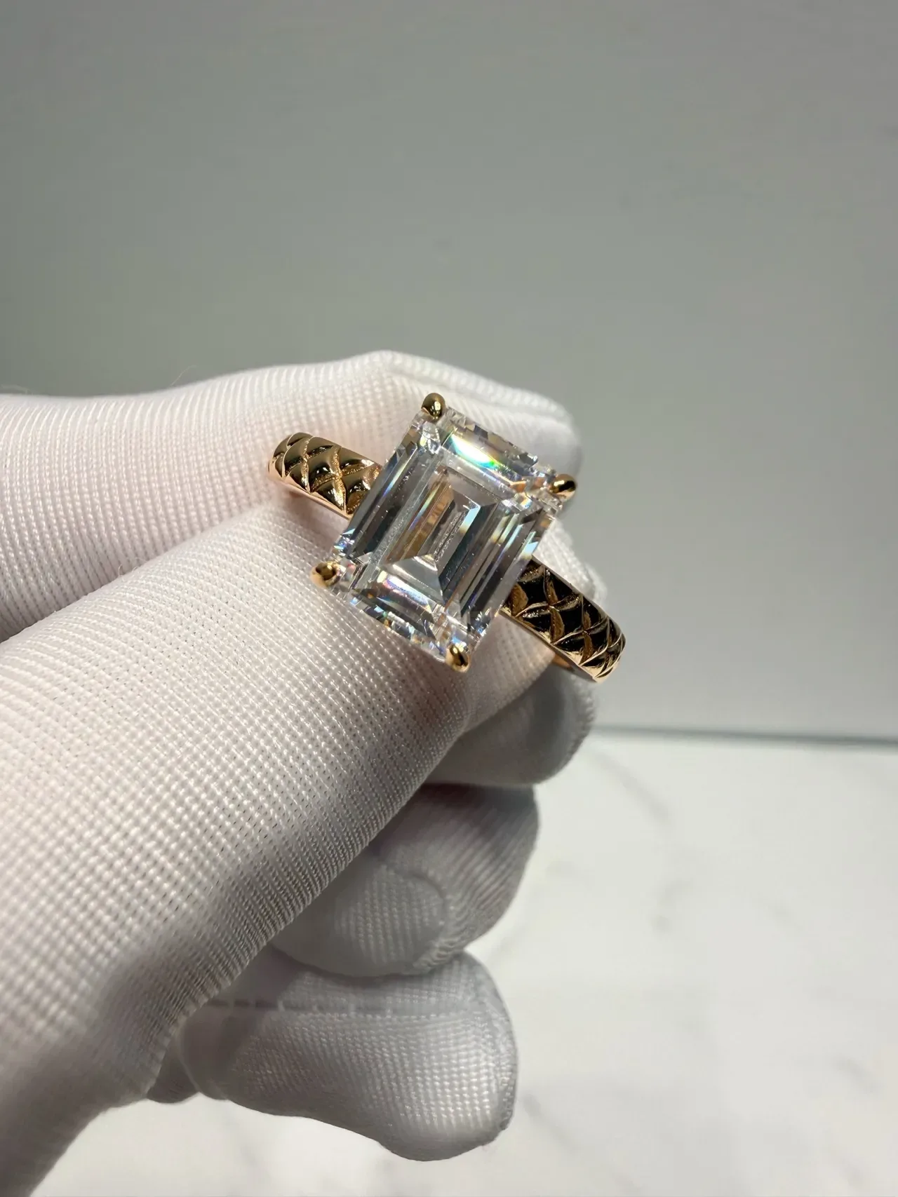 Silver Emerald-Cut Center Stone Textured Star-Pattern Band Ring 7