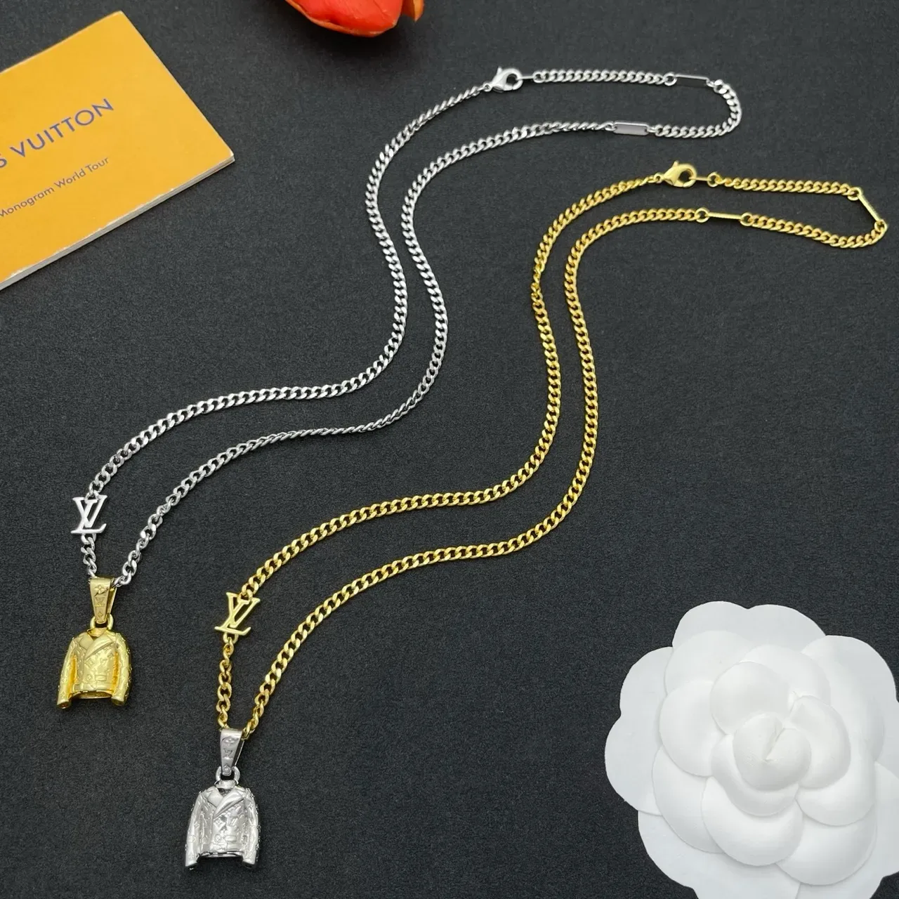 Silver Gold Curb Chain Jacket-Shaped Pendant Jewelry 2