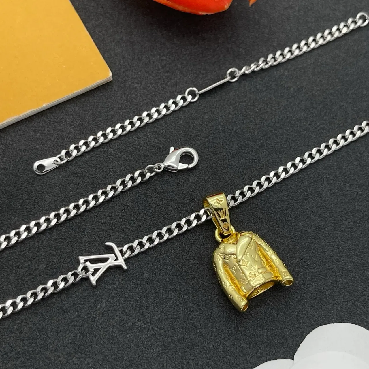 Silver Gold Curb Chain Jacket-Shaped Pendant Jewelry 4