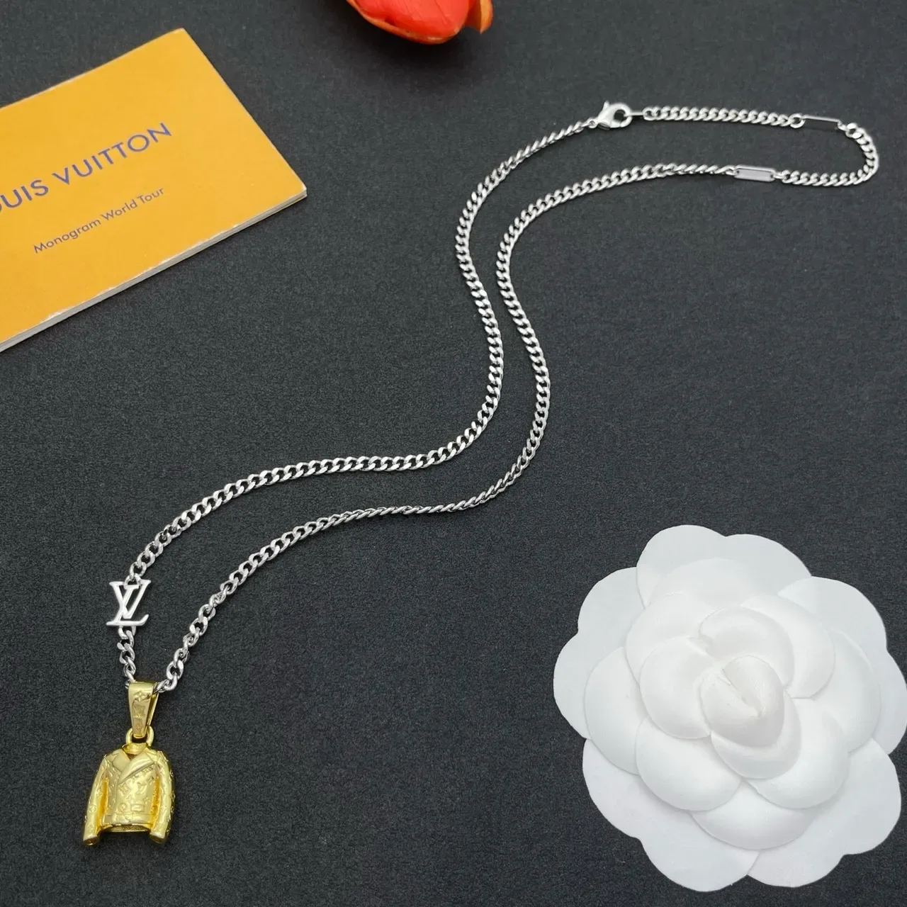 Silver Gold Curb Chain Jacket-Shaped Pendant Jewelry 7