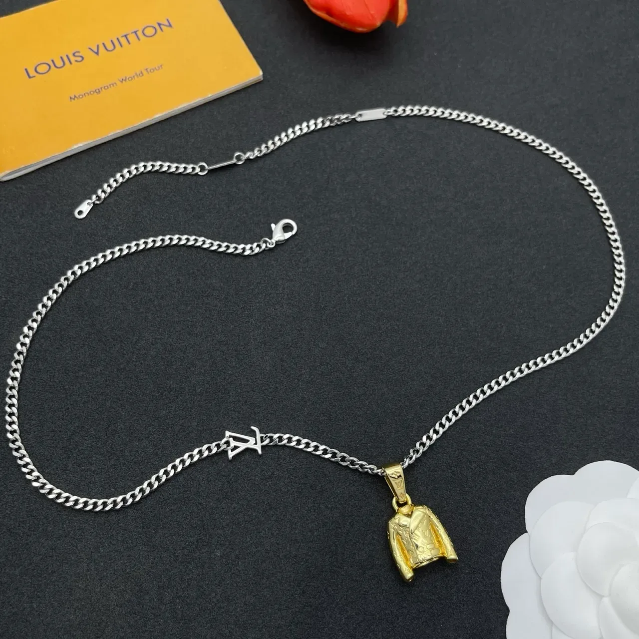 Silver Gold Curb Chain Jacket-Shaped Pendant Jewelry 8