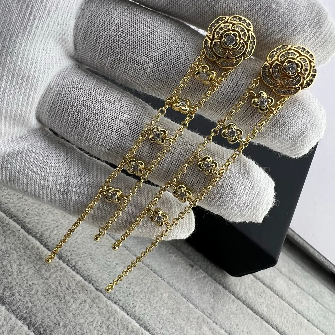 Silver Gold Floral Motif Pavé-Set Stones Bracelet 3