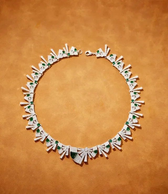 Silver Green Geometric Fan Motif Pavé-Set White Stones Necklace 4