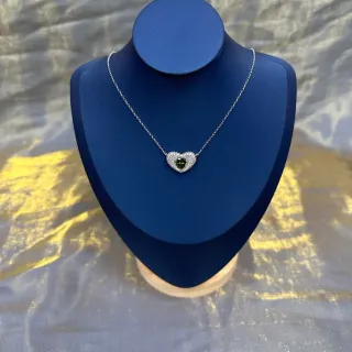 Silver Green Heart-Shaped Pendant Pavé-Set Clear Stones Necklace