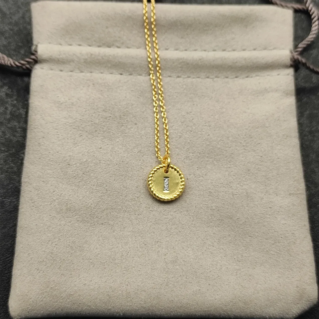 Silver-Tone Rope-Edge Initial 'I' Disc Pendant Necklace 3