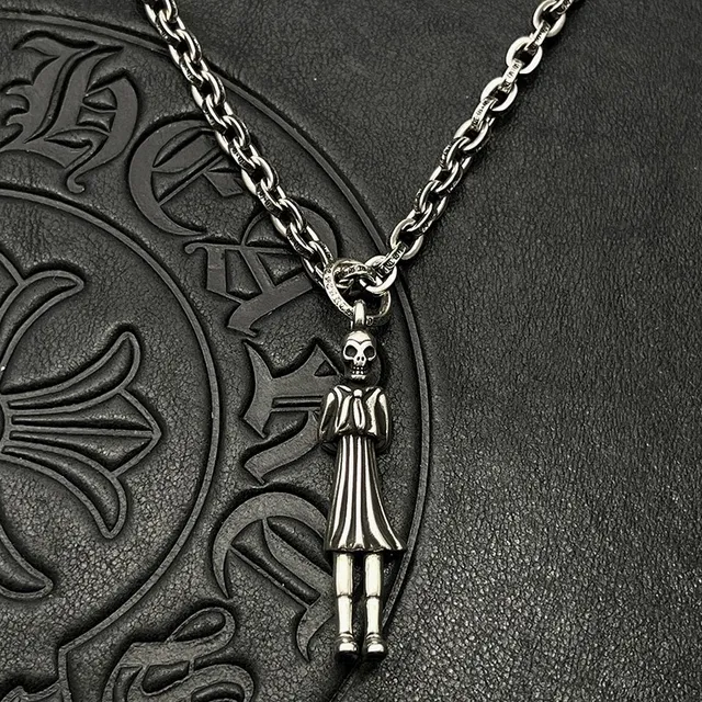 Silver-Tone Skull Figure Pendant Necklace 5