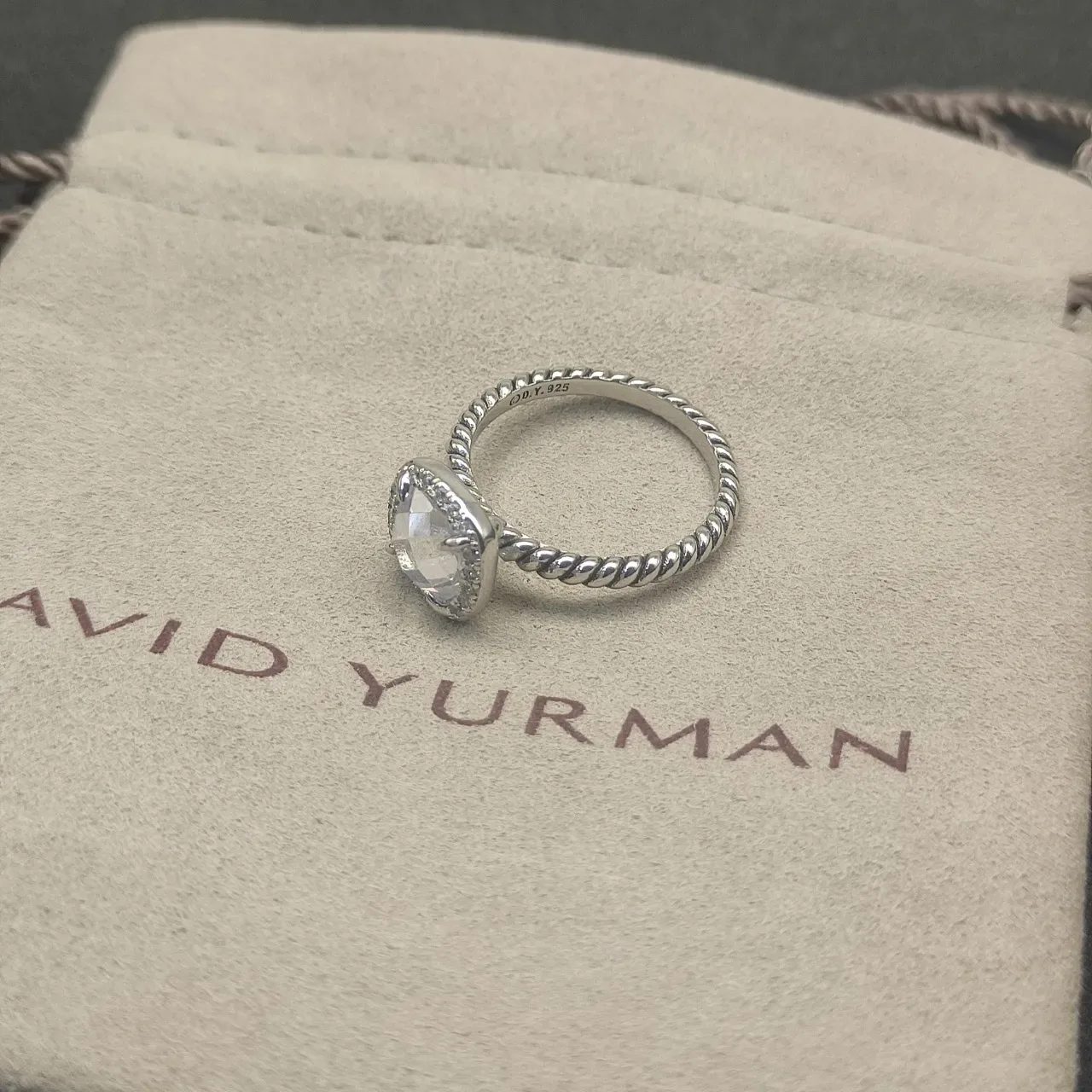 Silver-Tone Twisted Rope Band Cushion-Cut Faceted Stone Ring 8