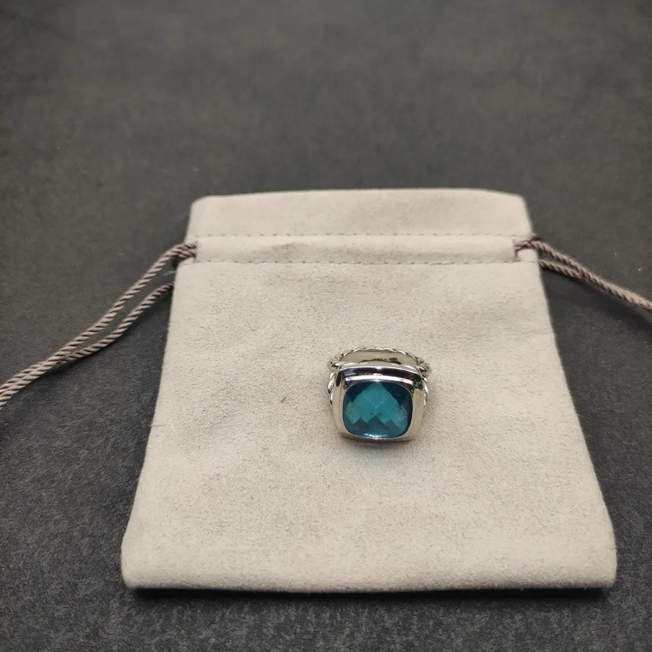 Silver-Toned Twisted Rope Band Faceted Blue Gemstone Ring 3