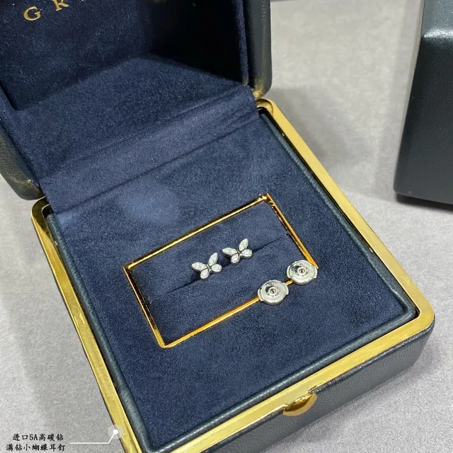 Silver White Butterfly-Shaped Pavé-Set Earrings 3
