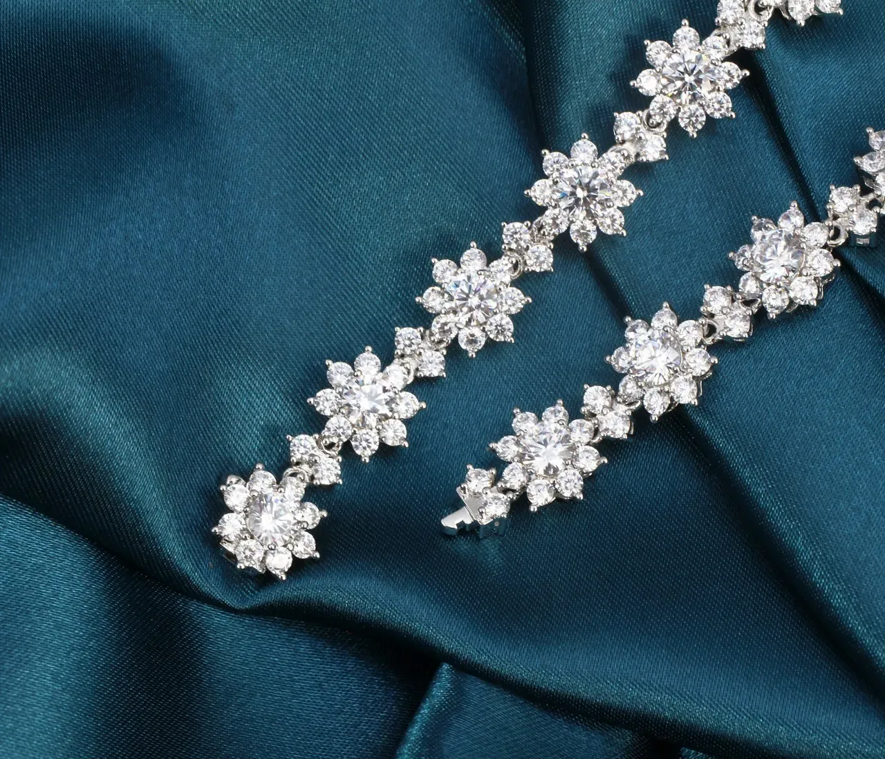 Silver White Floral Cluster Motif Multi-Stone Pave Setting Necklace 6