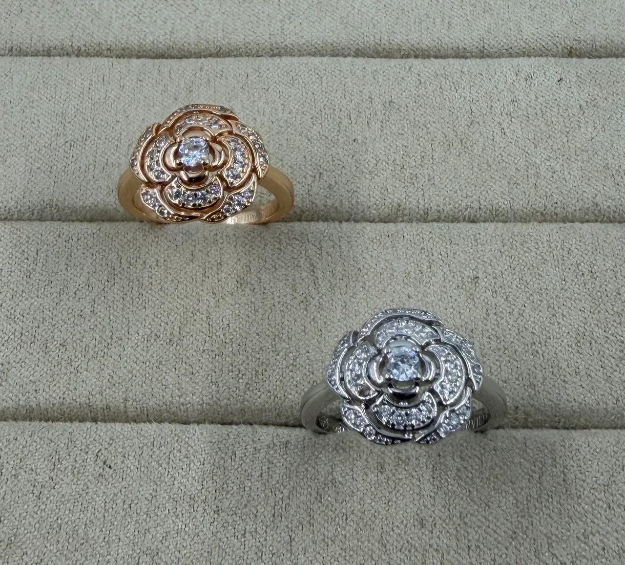 Silver White Floral Motif Pavé-Set Stones Ring 3
