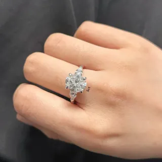 Silver White Three-Stone Oval Center Ring