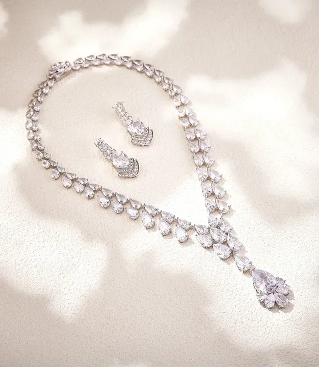 Two-Tone Yellow and Clear Pear-Shaped Stone V-Drop Necklace 3