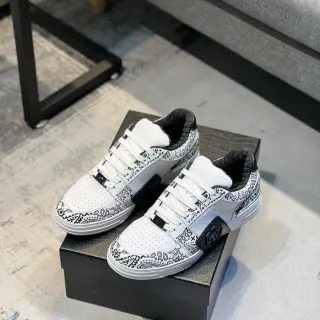 Tênis Lifestyle de Topo Baixo com Estampa de Bandana em Branco e Preto