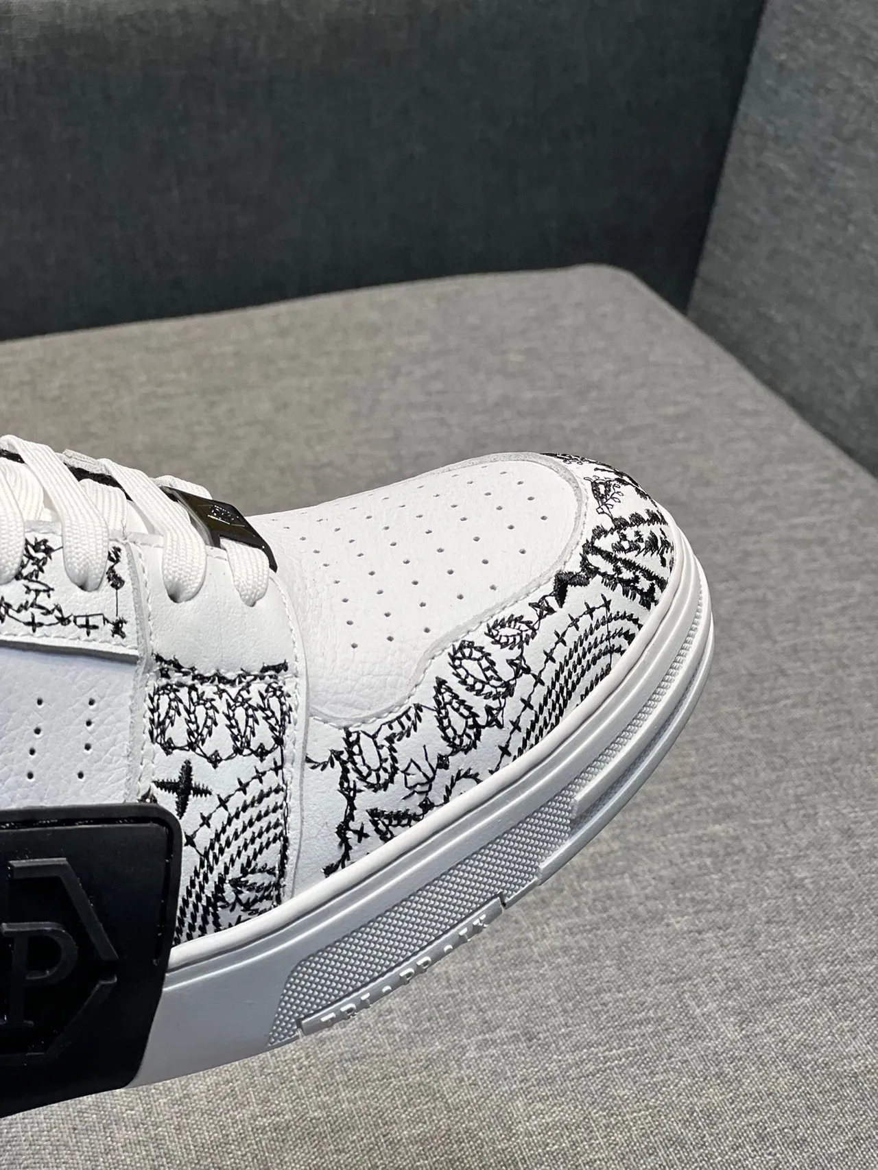 White and Black Bandana-Print Low-Top Lifestyle Sneakers 8