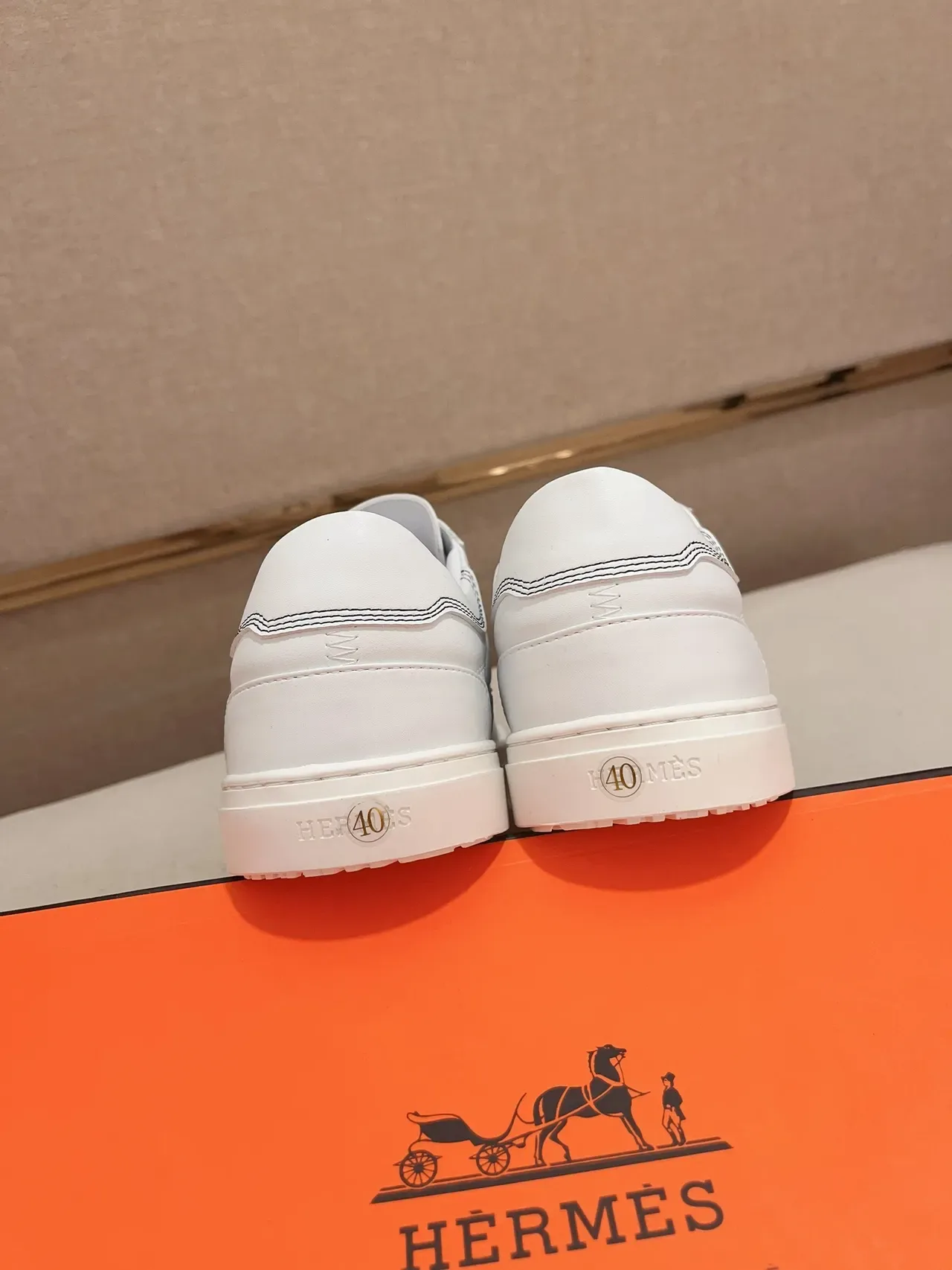 White Black Leather Low-Top Embroidered Star Detail Sneakers 3