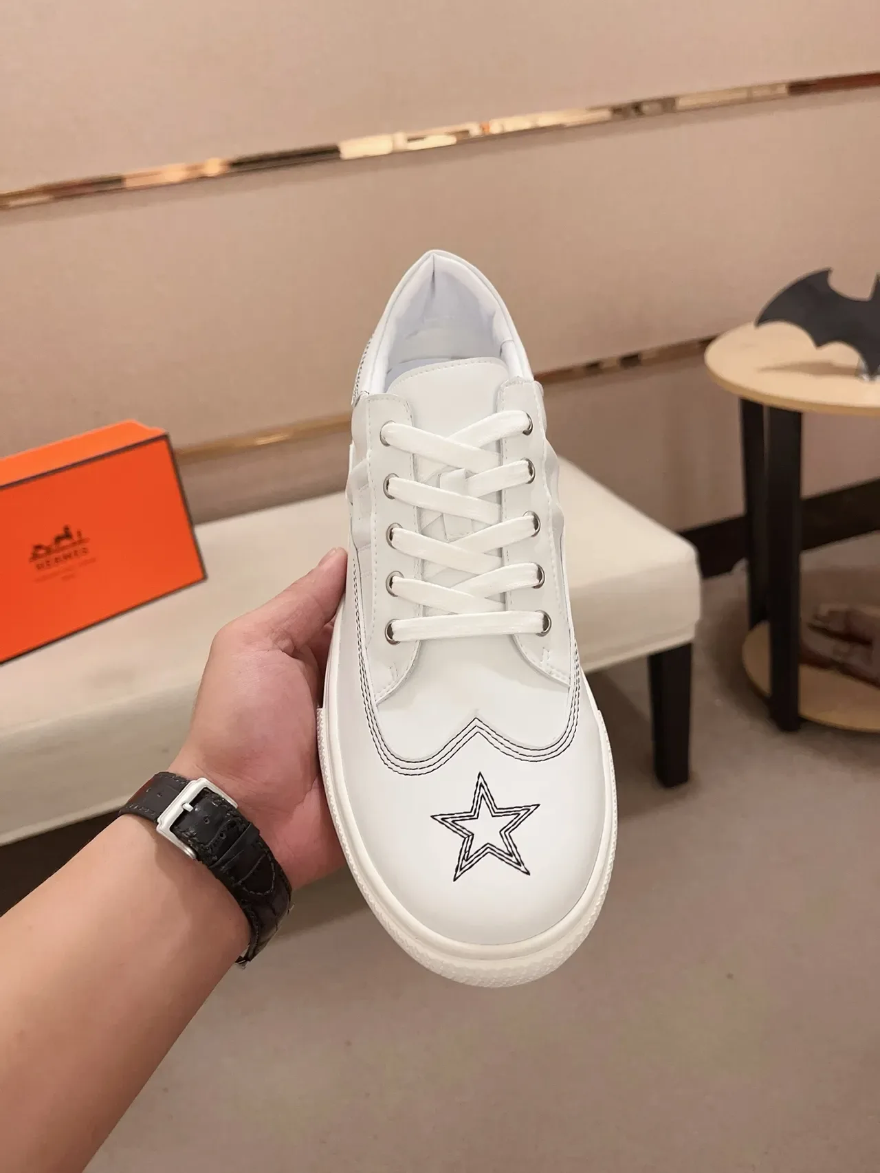 White Black Leather Low-Top Embroidered Star Detail Sneakers 5