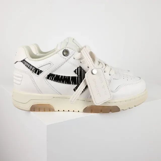 White Black Leather Upper Stitched Arrow Graphic Sneakers 3