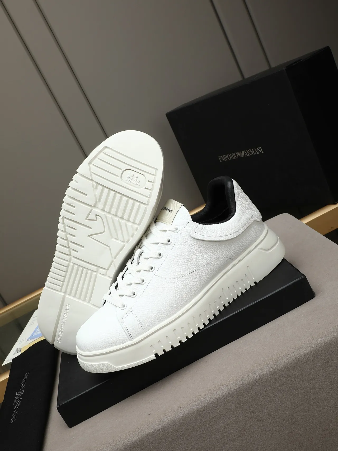White Black Pebbled Leather Upper Thick Ridged Platform Sole Chunky Sneakers 4