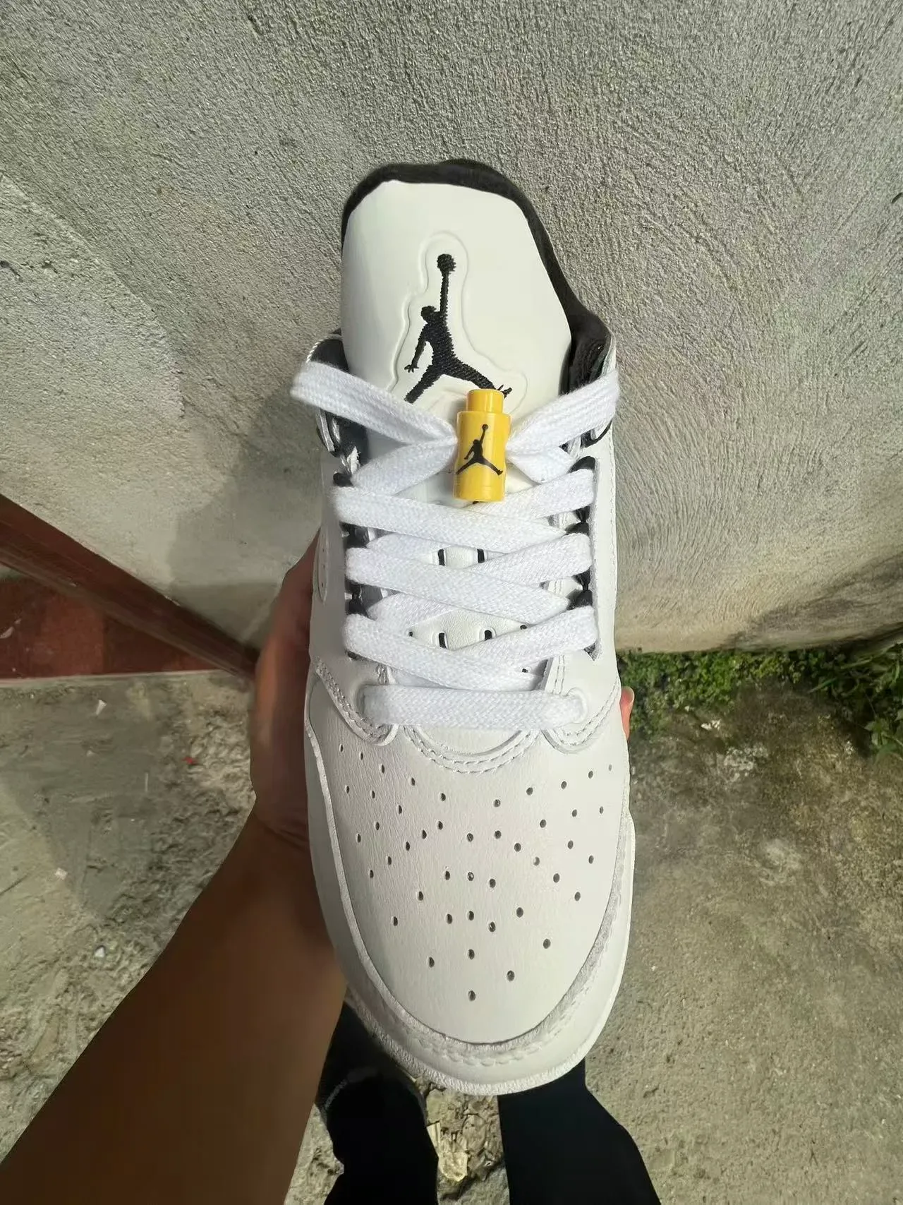 White Black Yellow Zigzag Midsole Lifestyle Sneakers 3