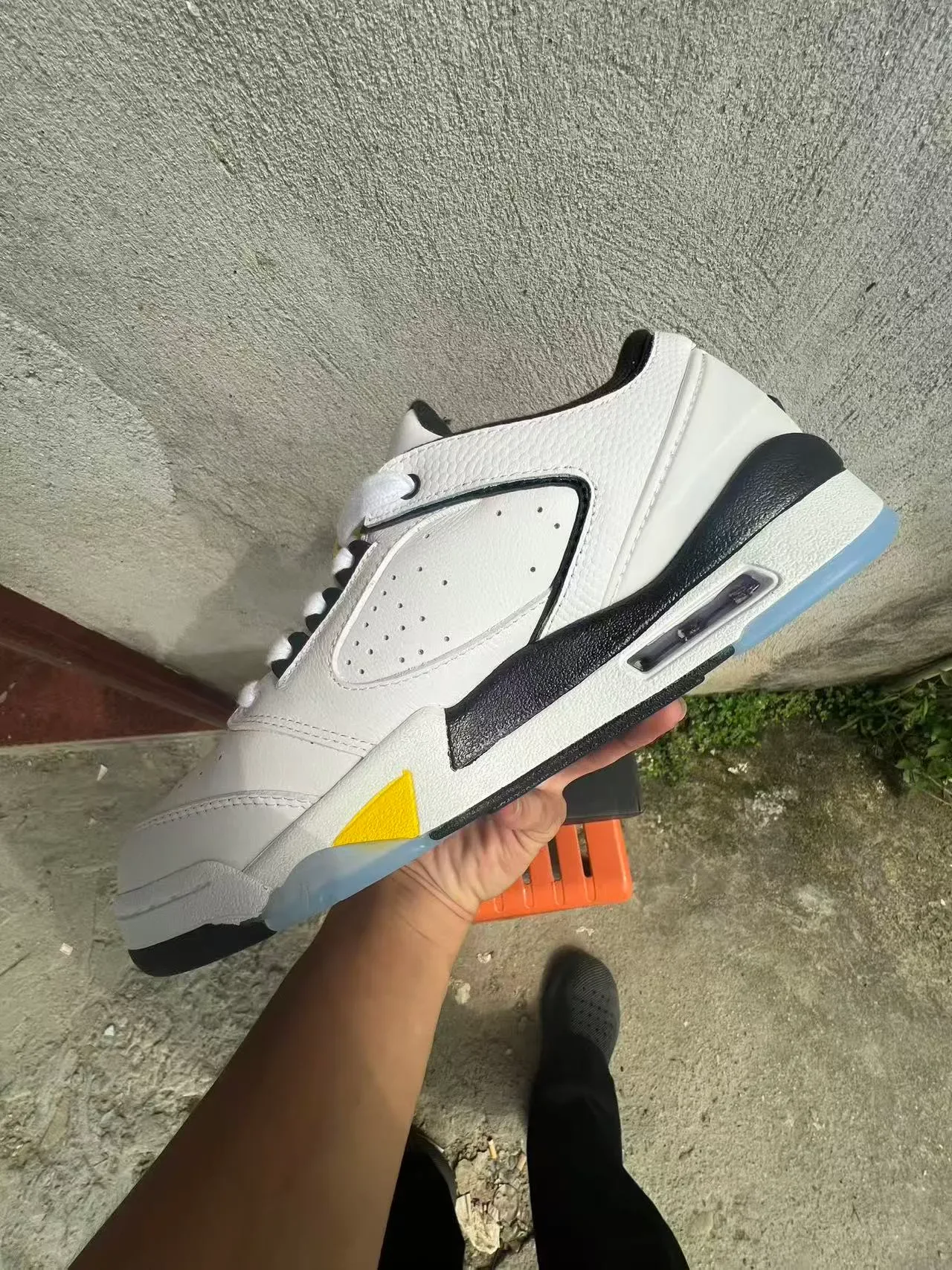 White Black Yellow Zigzag Midsole Lifestyle Sneakers 5