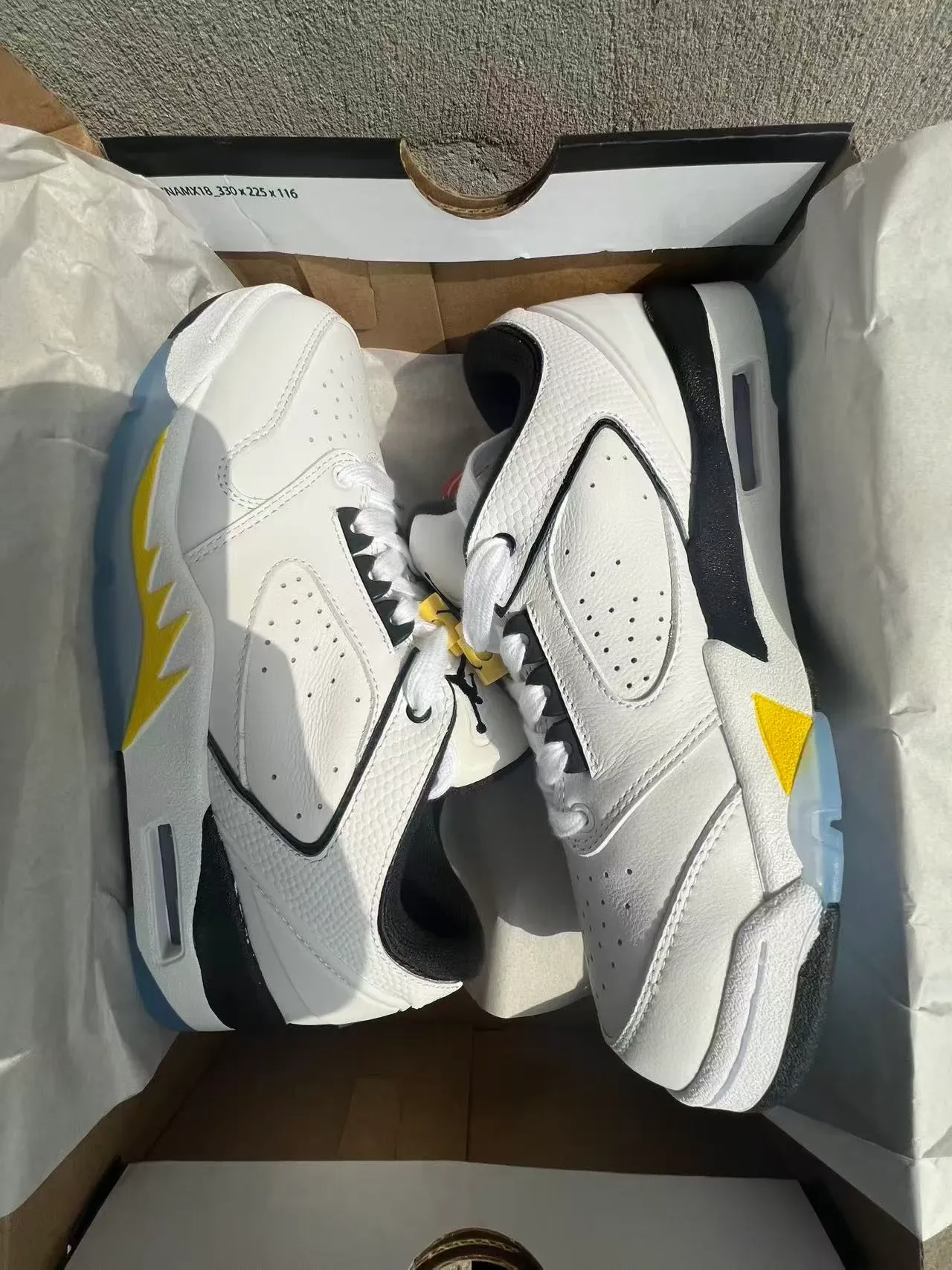White Black Yellow Zigzag Midsole Lifestyle Sneakers 9