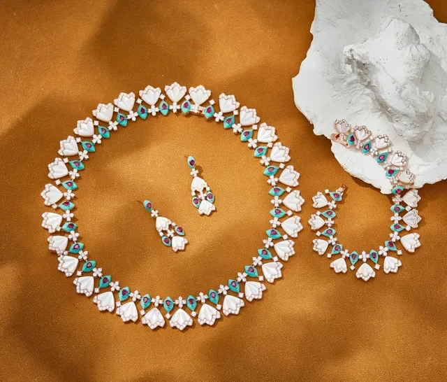 White Blue Fan-Shaped Enamel Turquoise Teardrop Necklace 2