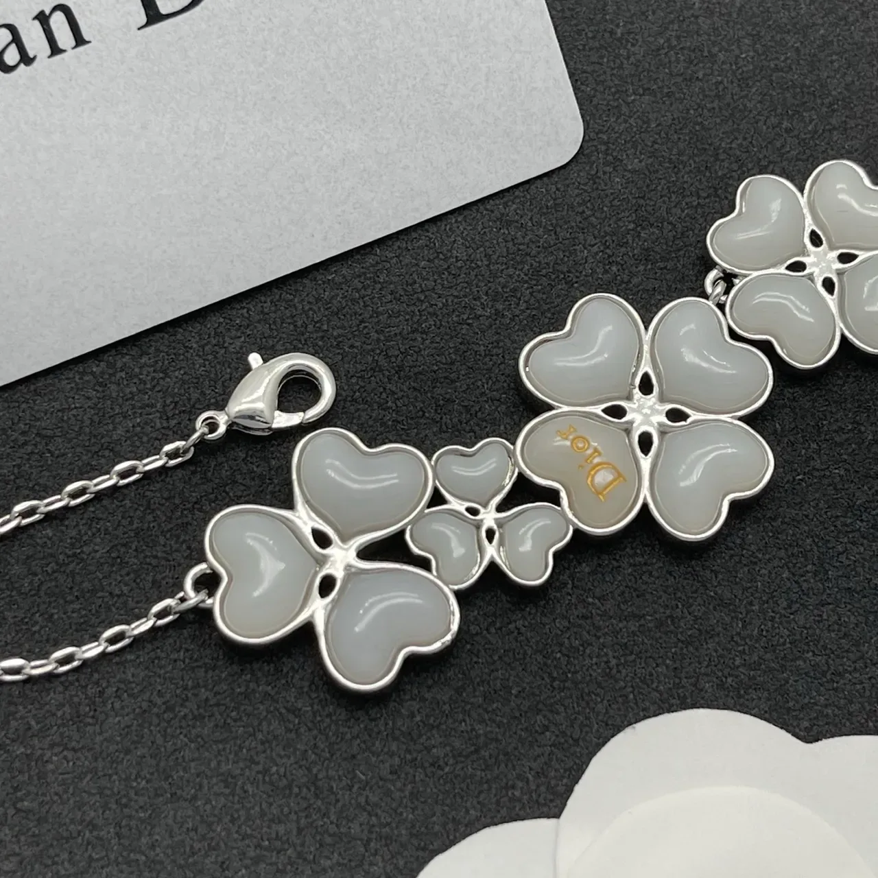White Floral Heart Motif Silver-Tone Necklace 3