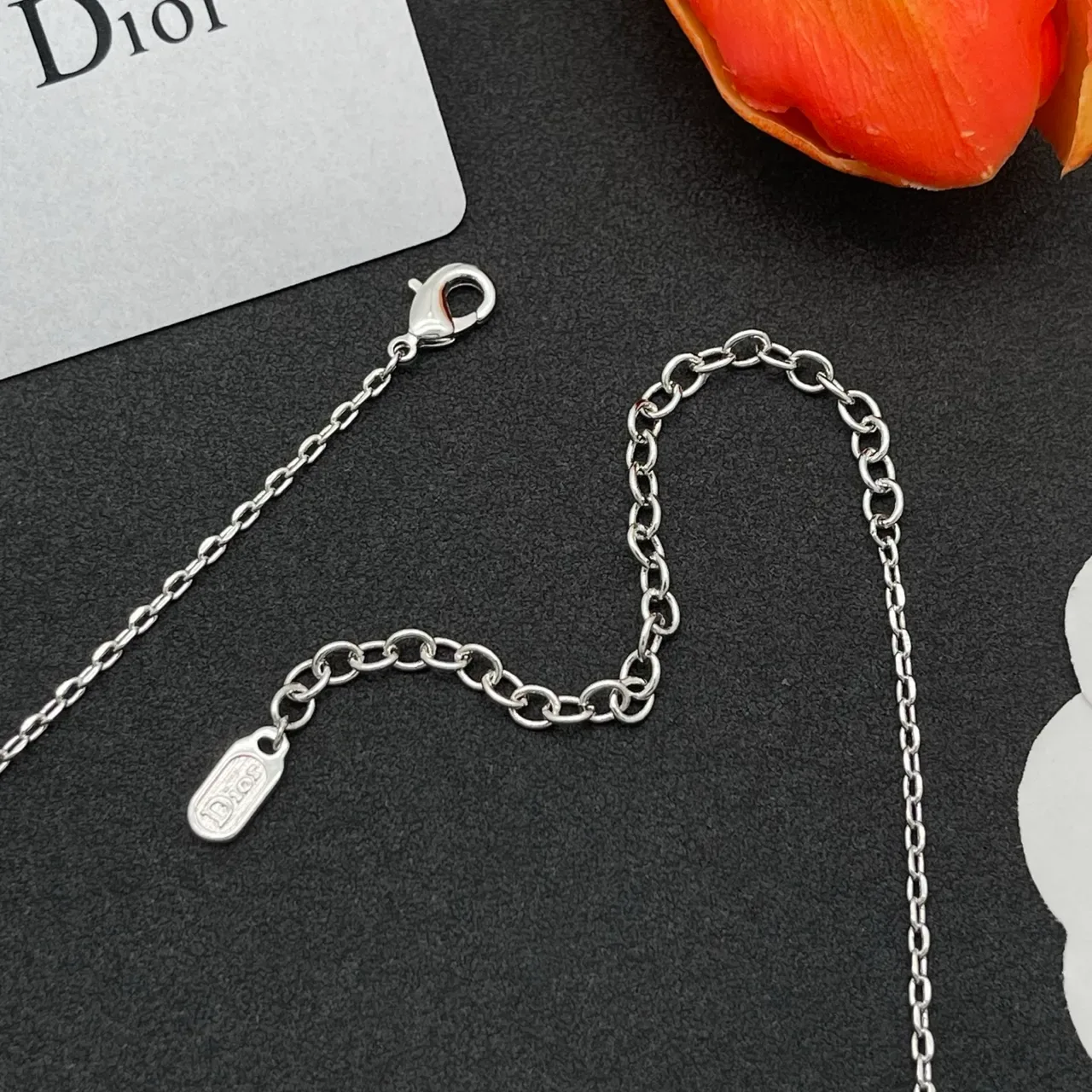 White Floral Heart Motif Silver-Tone Necklace 4